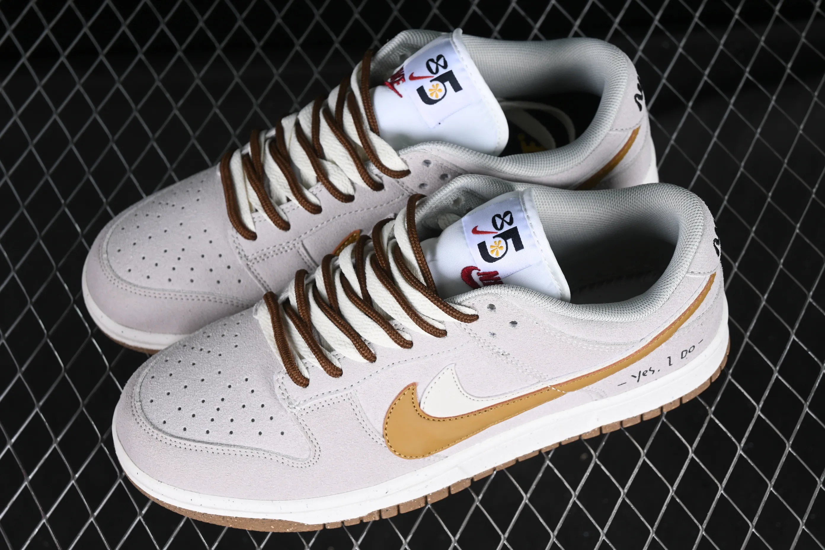 All Categories Nk SB Dunk Series Nk SB Dunk Low Low-top sneakers Cost-effective version Nk SB Dunk Low "85" double hook SB low-top sports and leisure sneakers DO9457-105